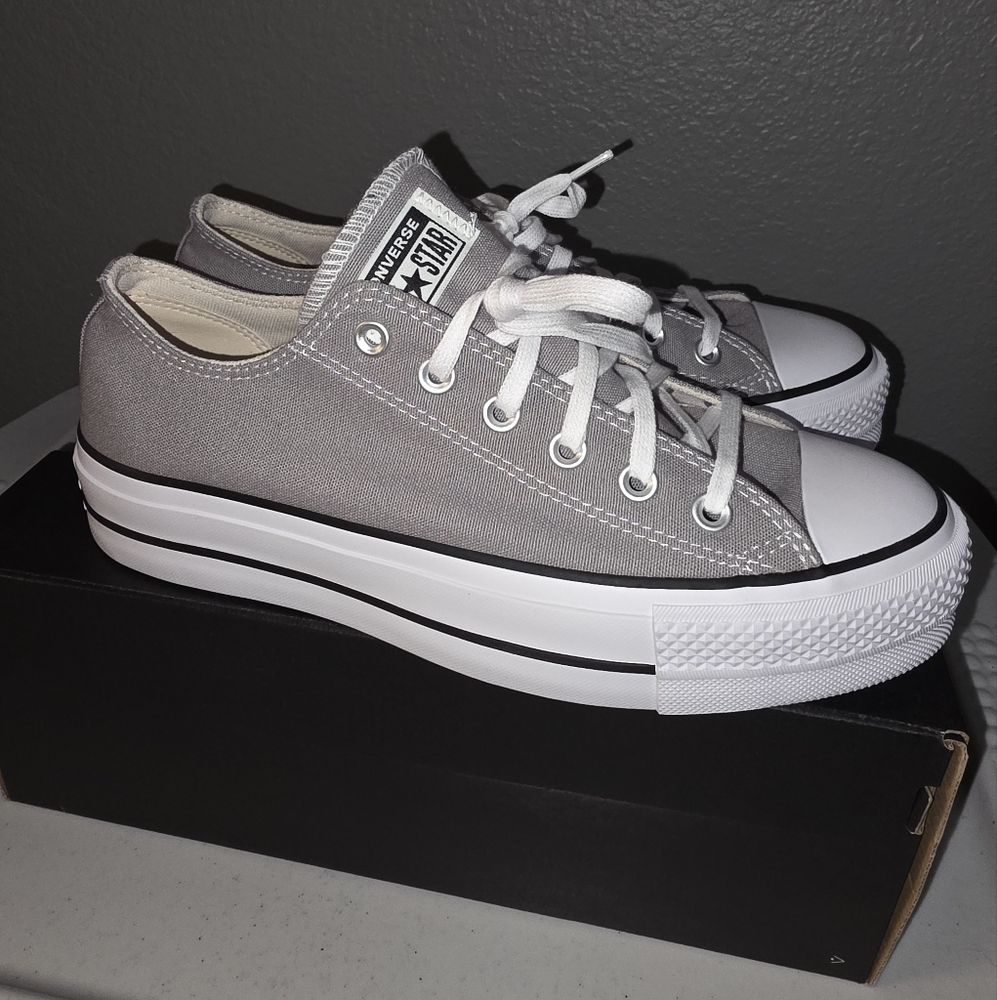 Women's Converse Chuck Taylor All Star Lift Platform Gray Canvas Sneakers 10